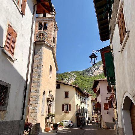 Appartamenti Le Tre Rose Torbole Sul Garda Exterior foto
